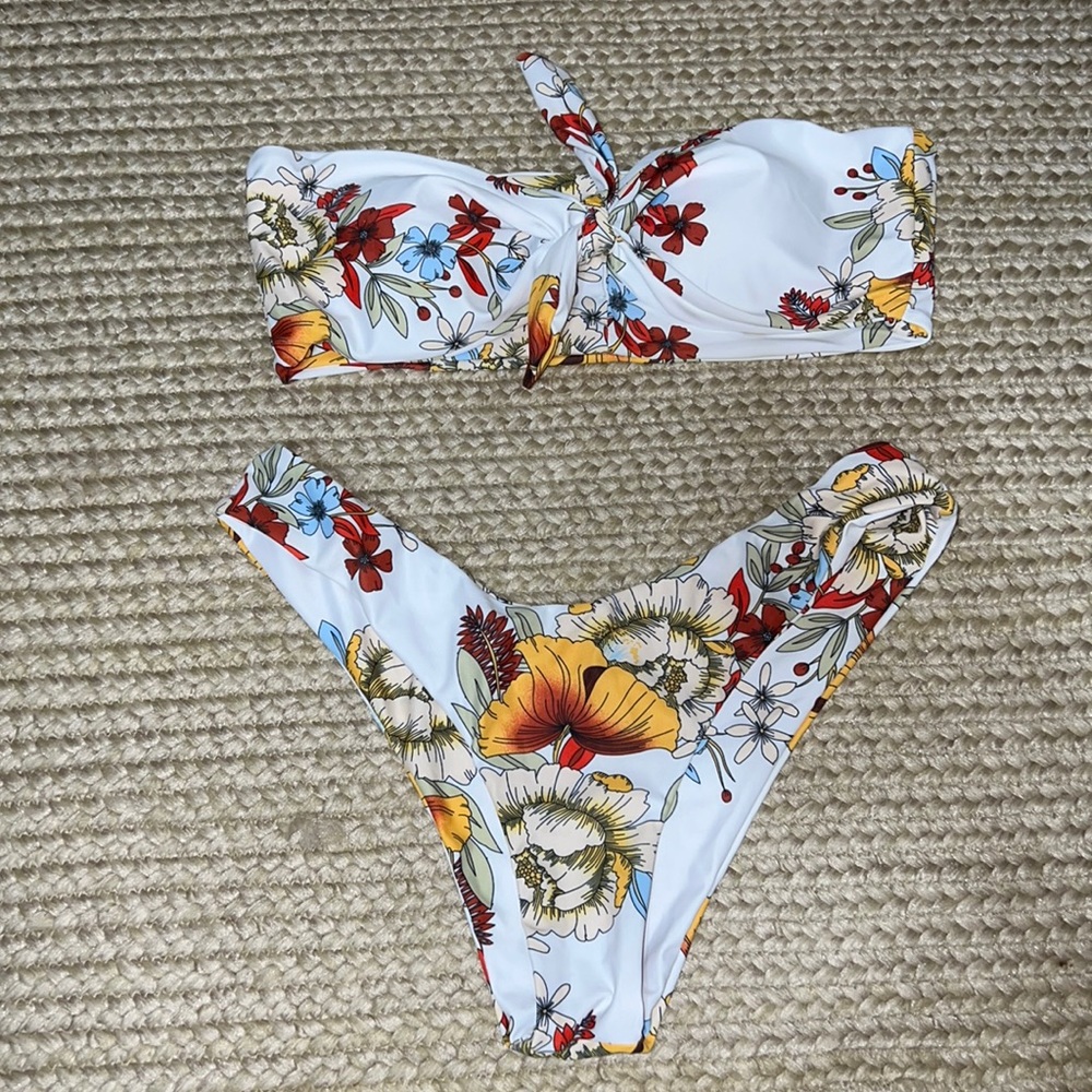 Floral bandeau bikini